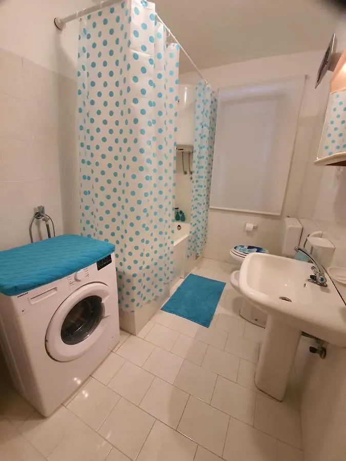 Apartments Luciana & Helena Πούλα