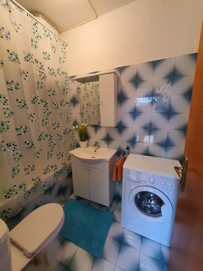 Apartments Luciana & Helena Πούλα