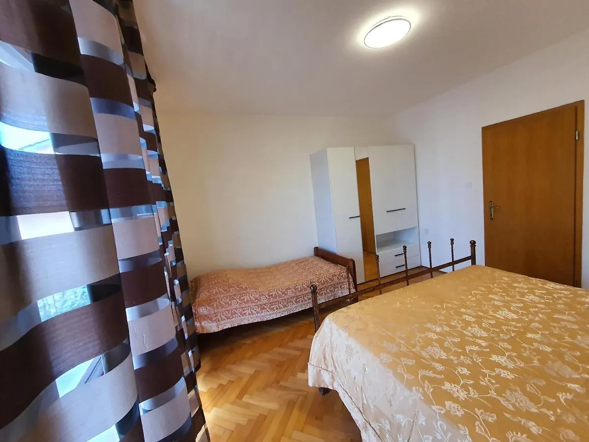 Apartments Luciana & Helena Πούλα Κροατία