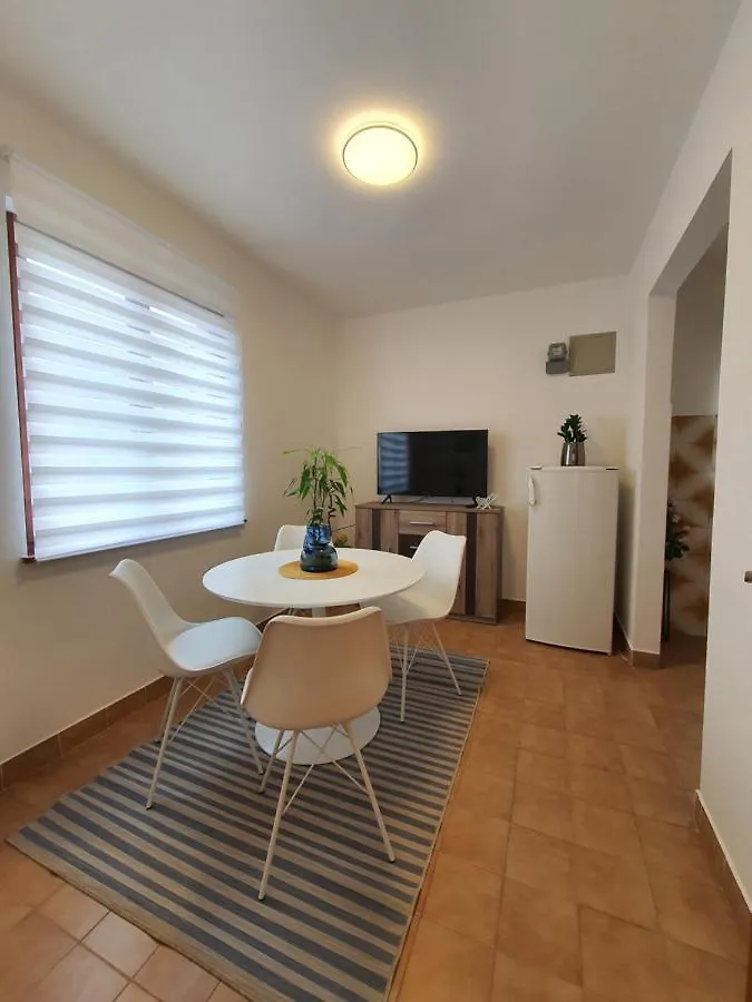 Apartments Luciana & Helena Πούλα Κροατία